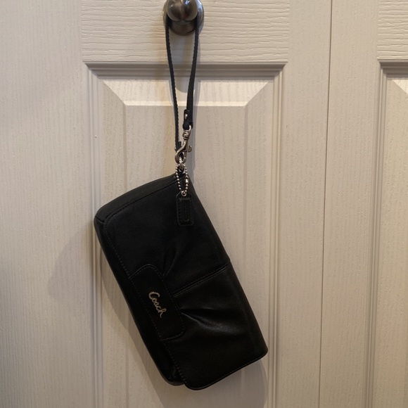 Coach black leather clutch/wristlet. - Picture 4 of 6
